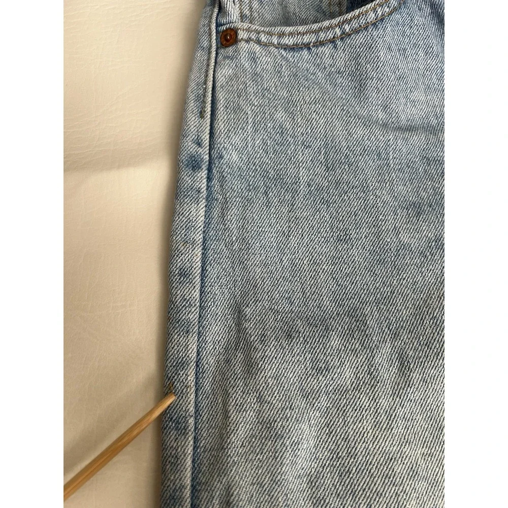 Vintage 90s Levis 560 Loose Fit Tapered Leg Jeans 29x34 Made in USA Light Wash